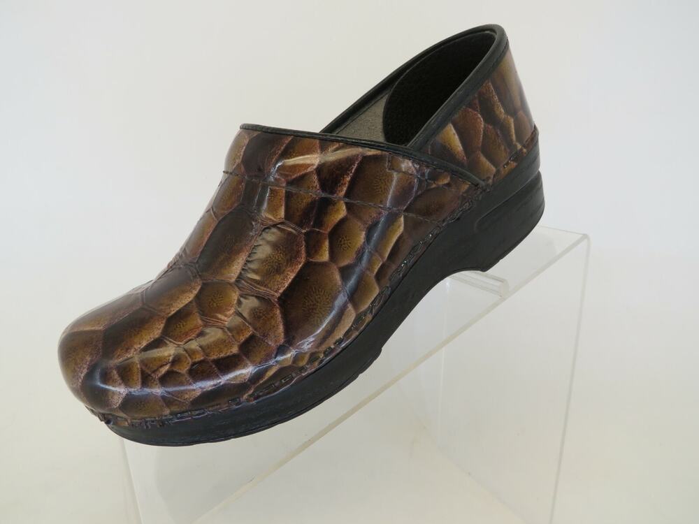 Dansko Womens Brown Leather Clog Ankle Fashion Boots Booties Size 37 EUR